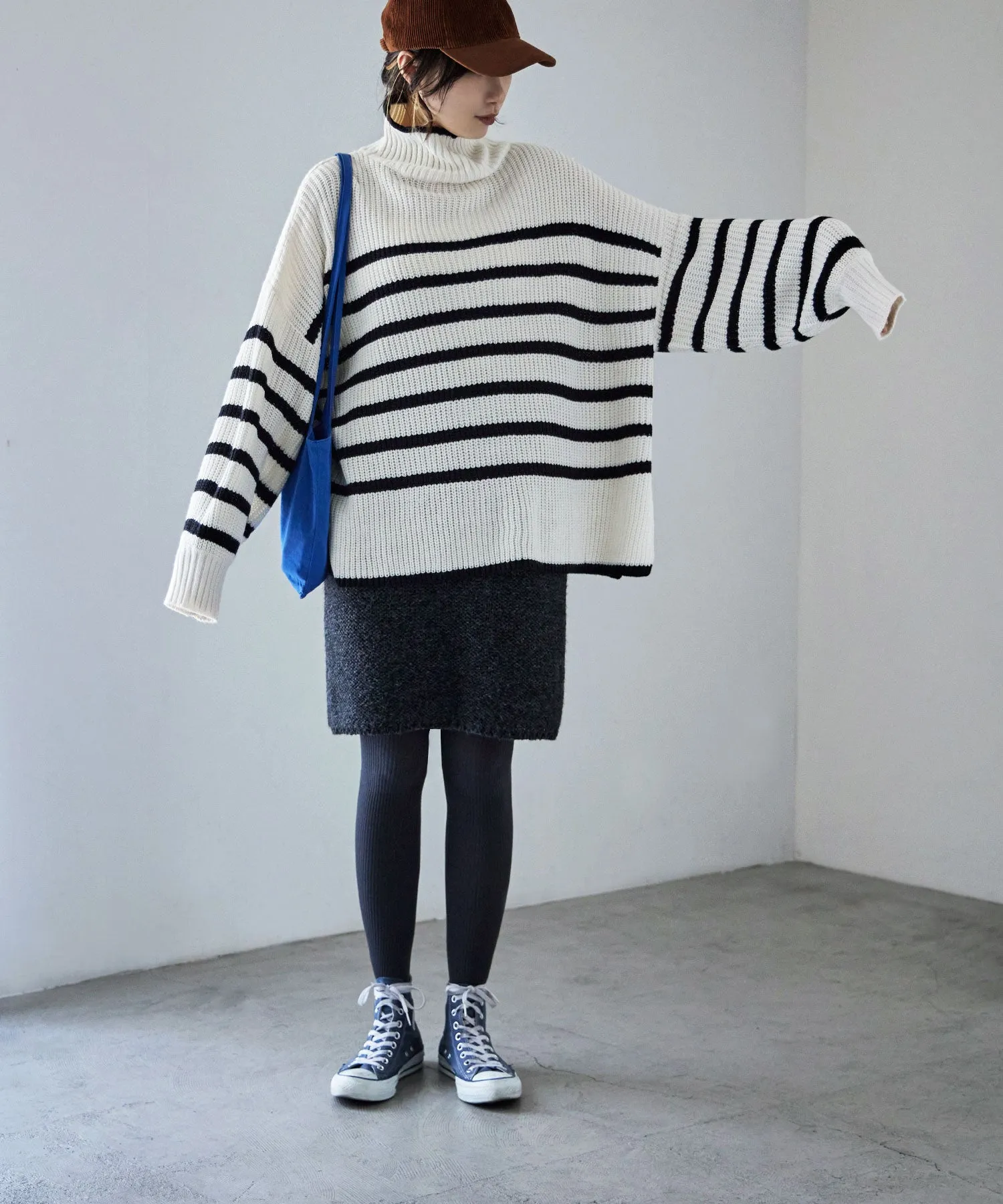 High neck border knit pullover