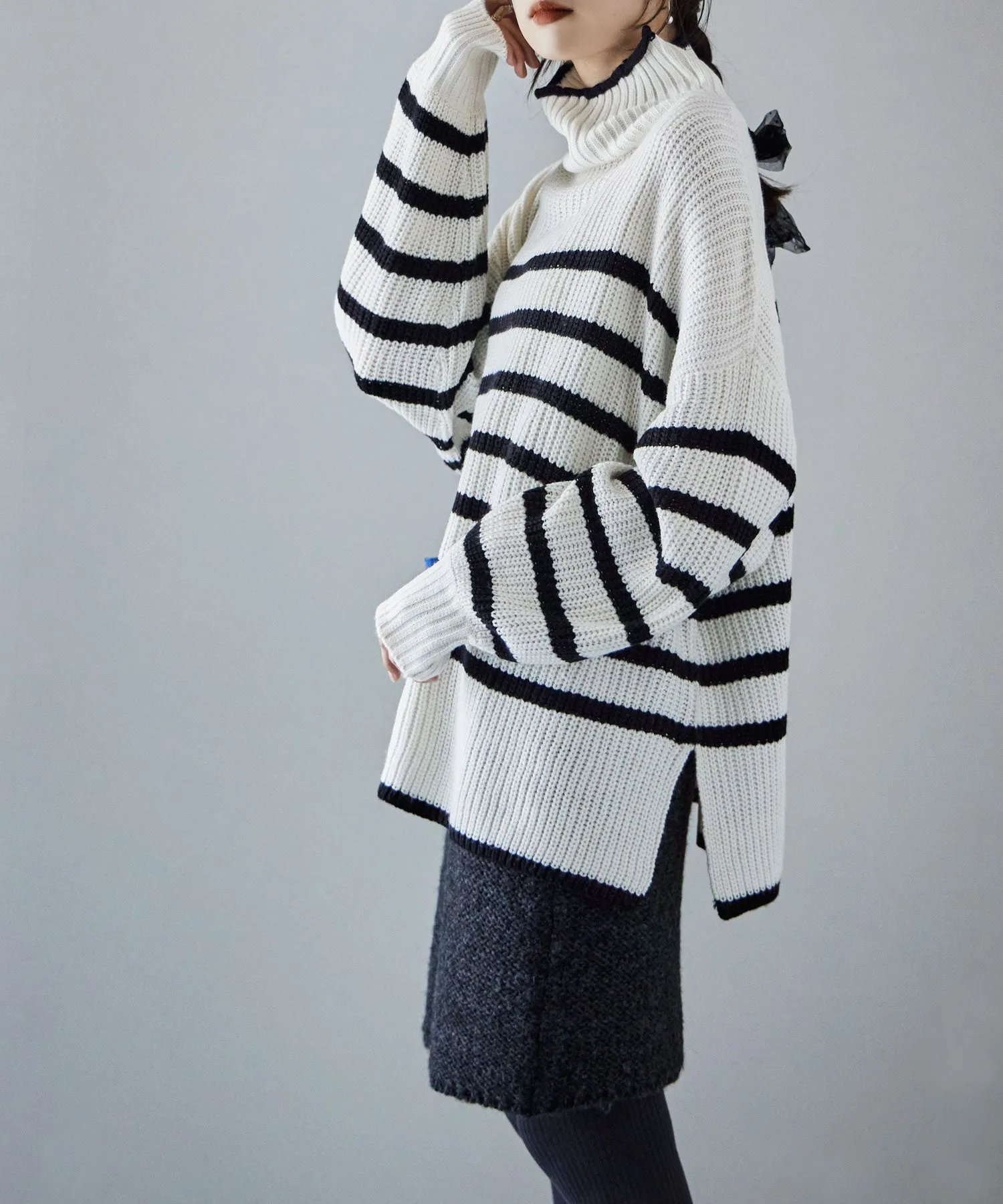 High neck border knit pullover