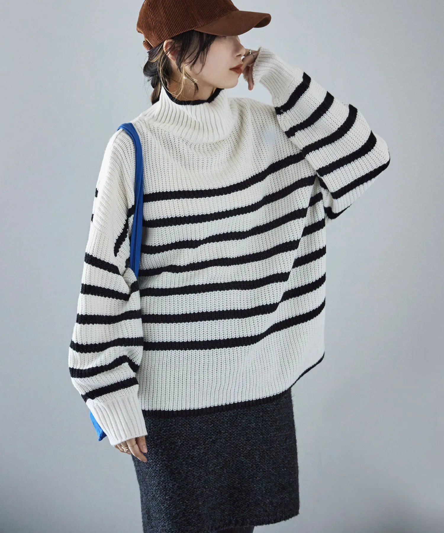 High neck border knit pullover