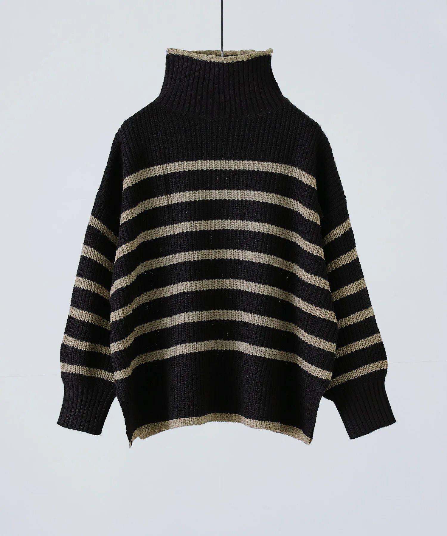 High neck border knit pullover