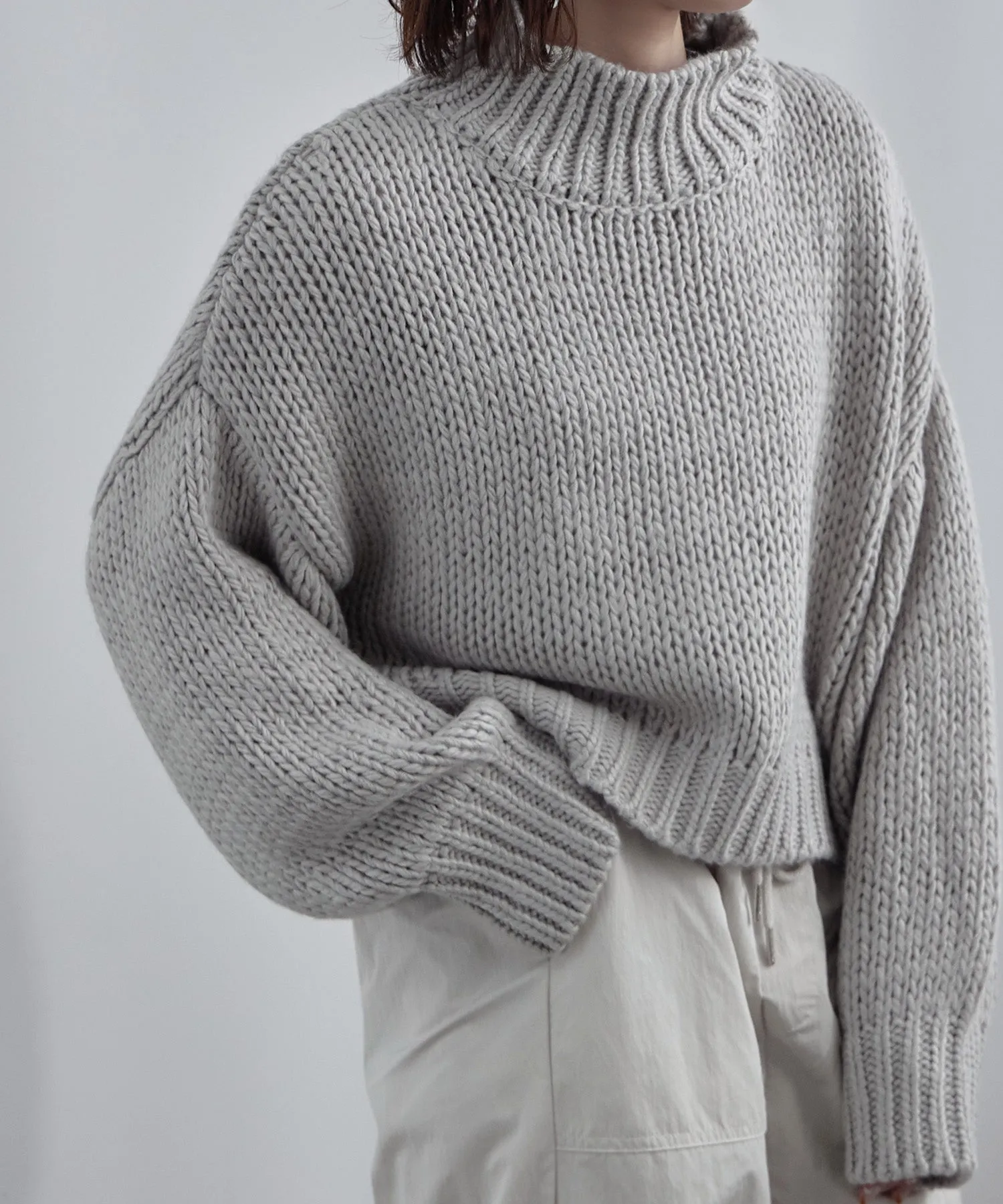 High neck low gauge cropped knit