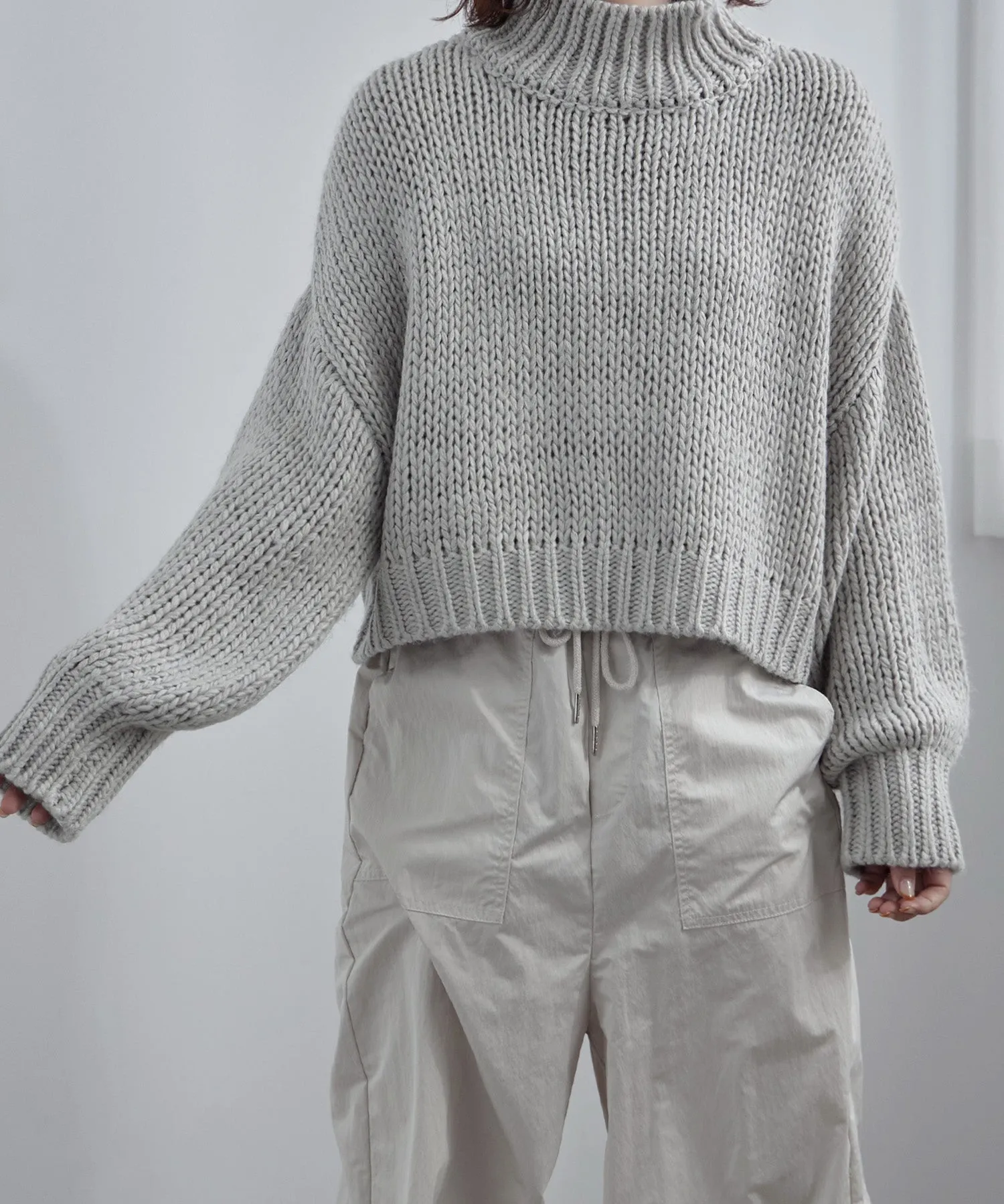 High neck low gauge cropped knit