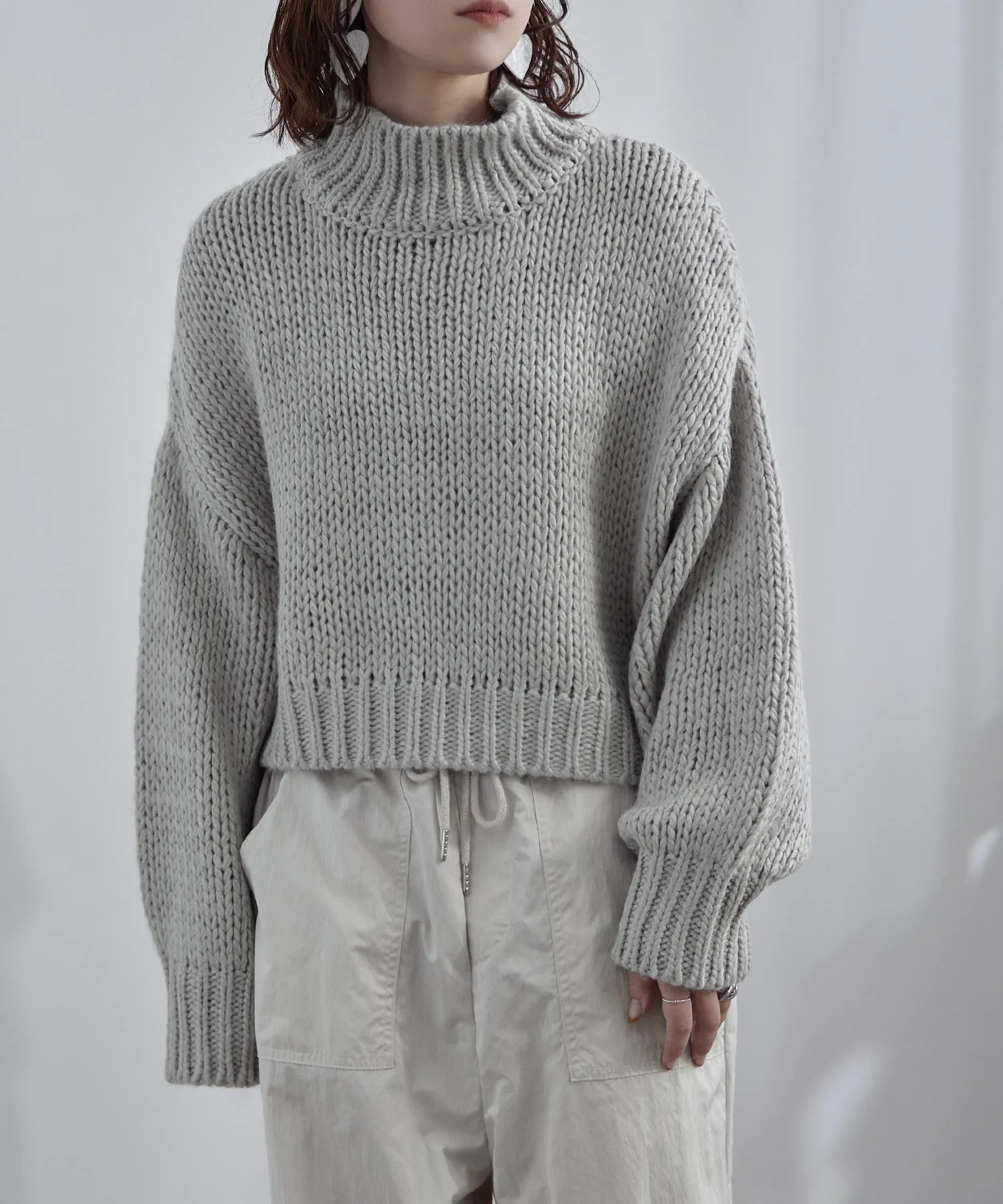 High neck low gauge cropped knit