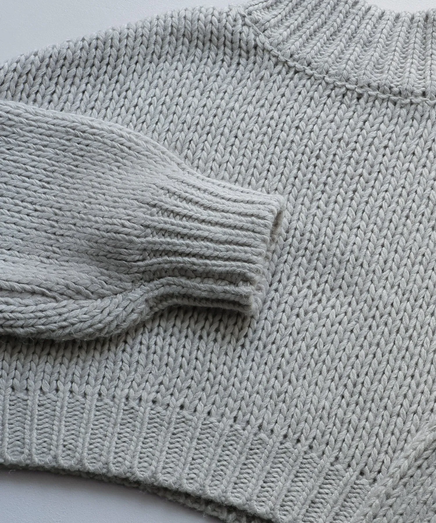 High neck low gauge cropped knit