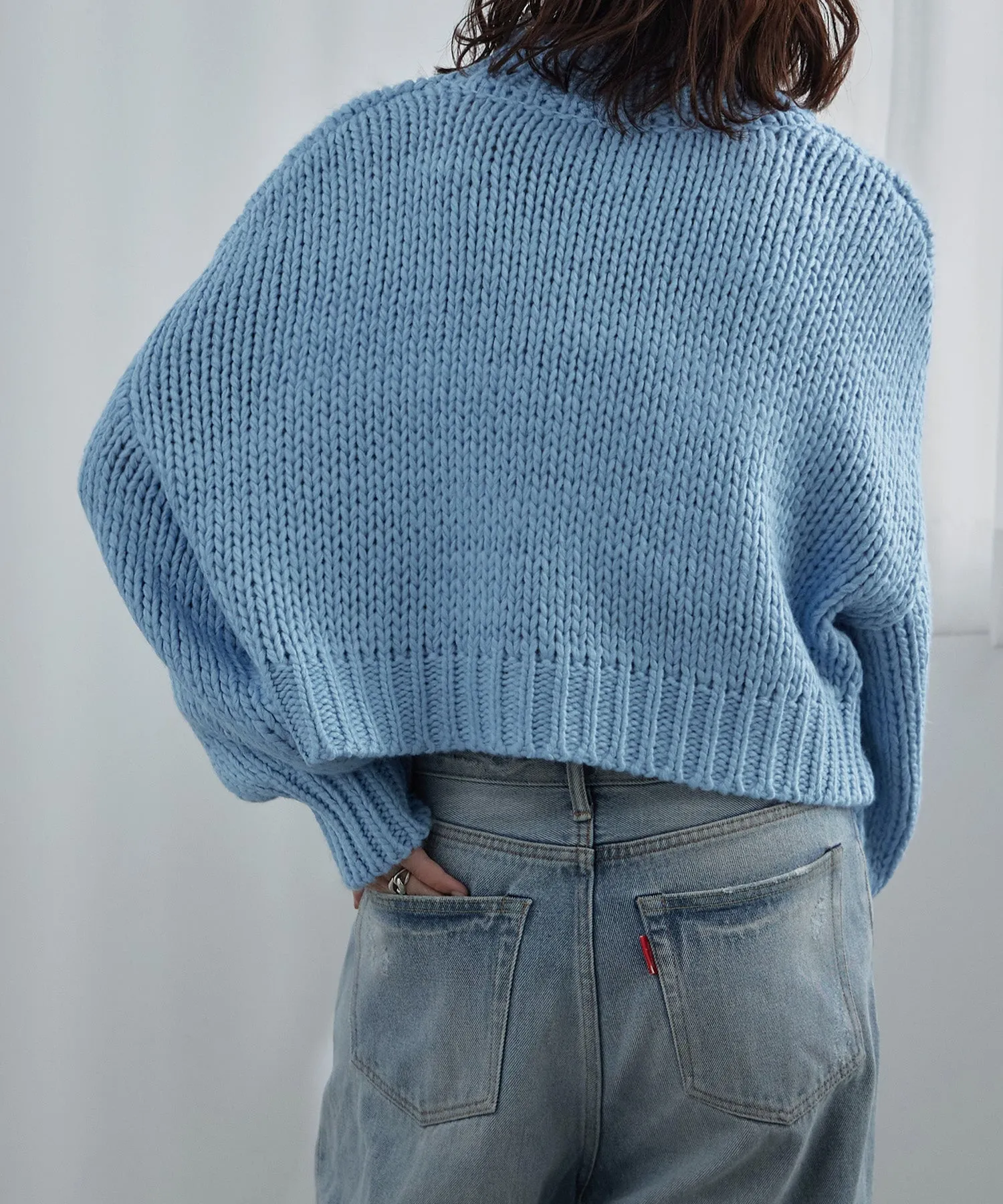 High neck low gauge cropped knit