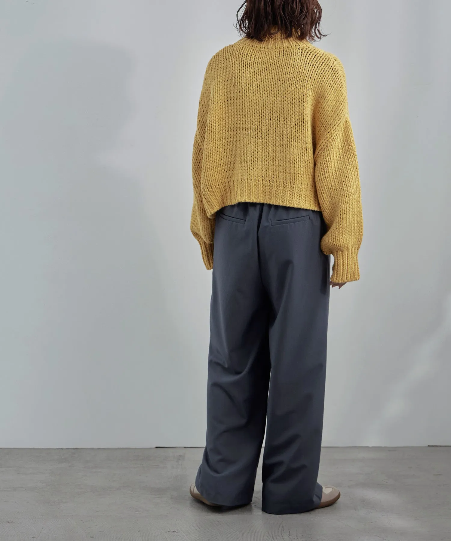 High neck low gauge cropped knit