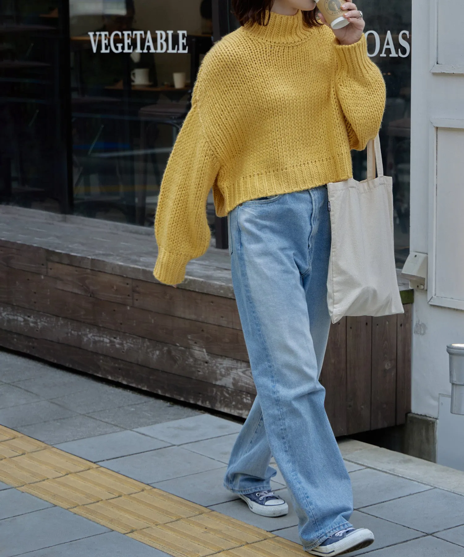 High neck low gauge cropped knit