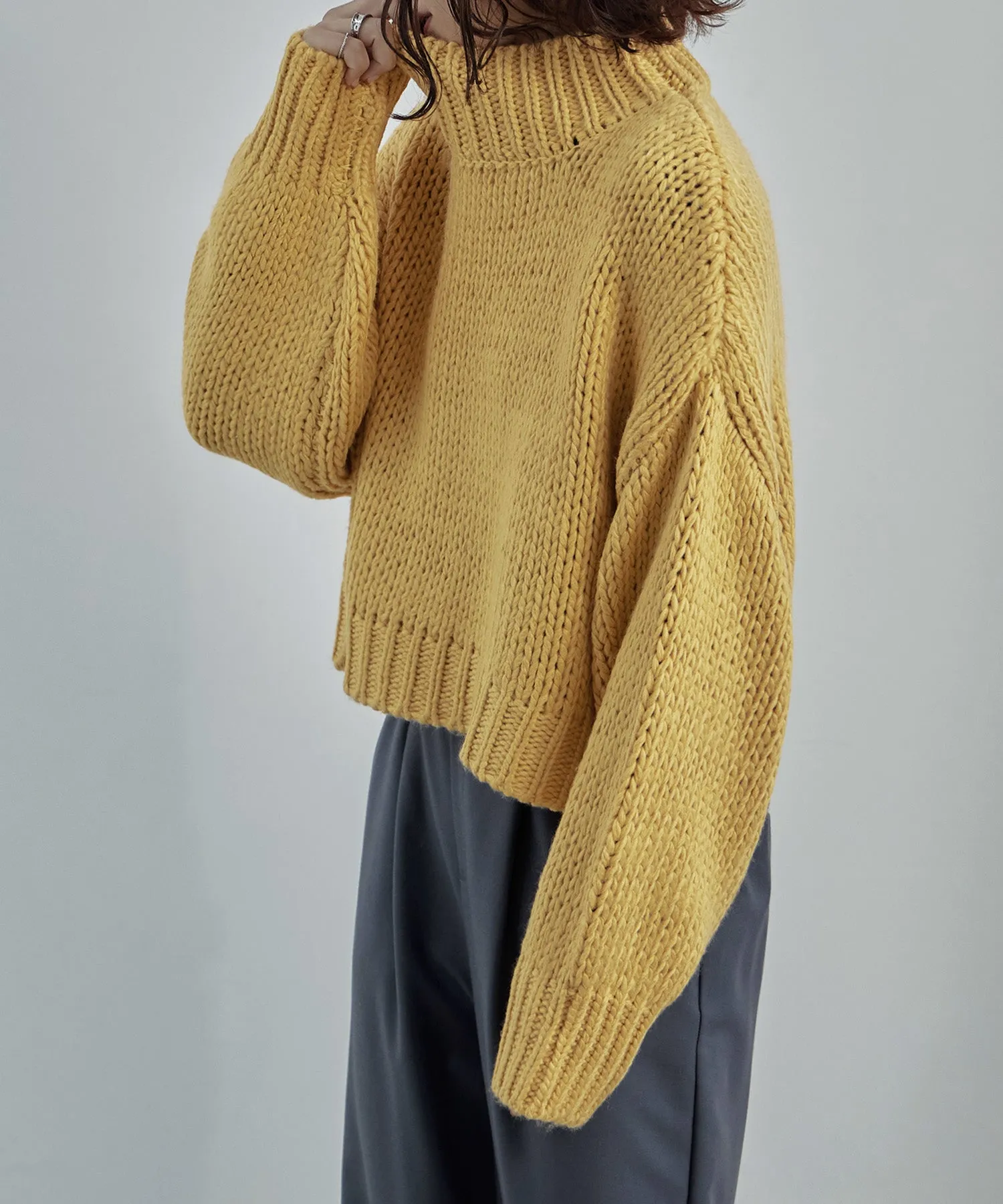 High neck low gauge cropped knit