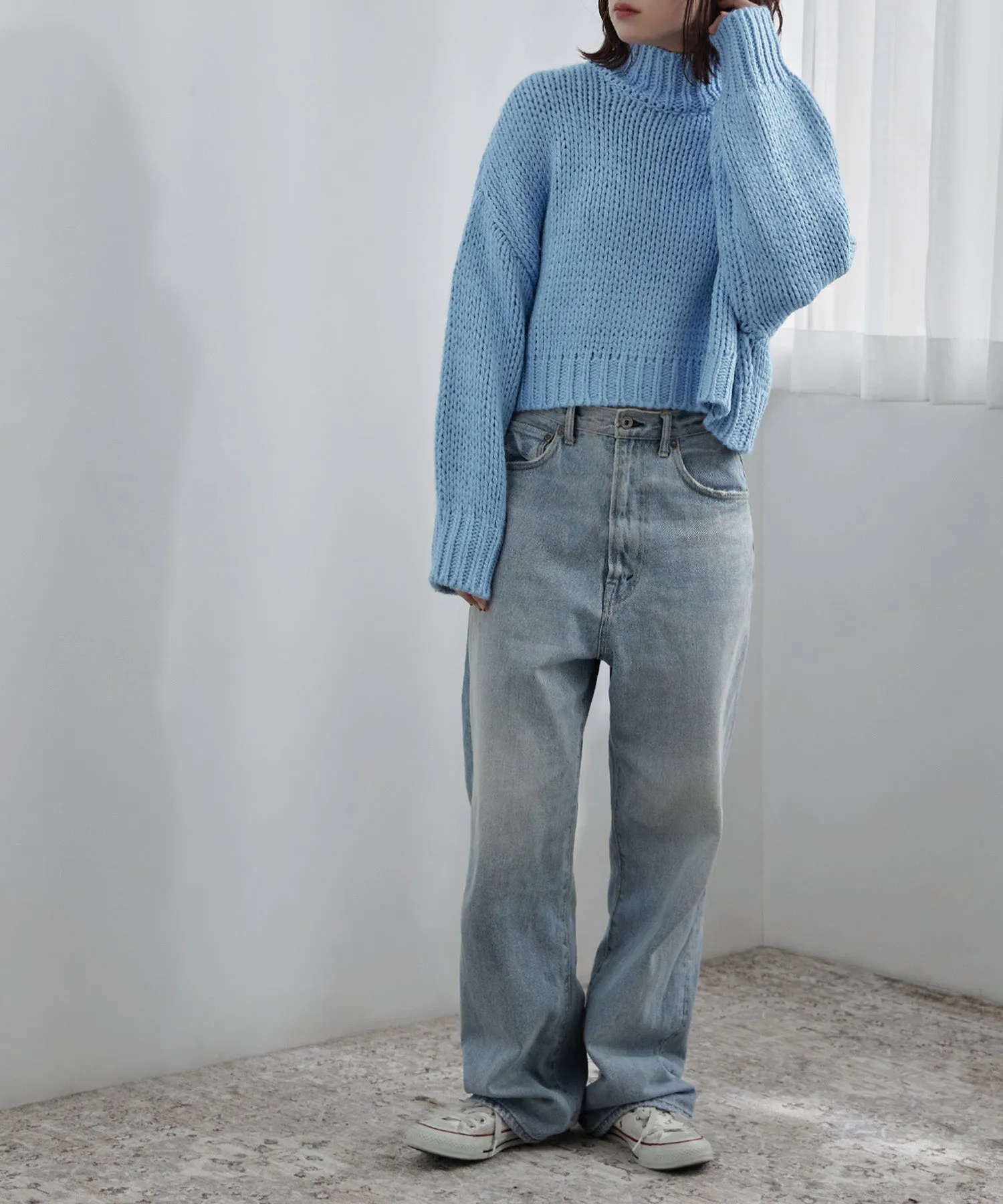 High neck low gauge cropped knit