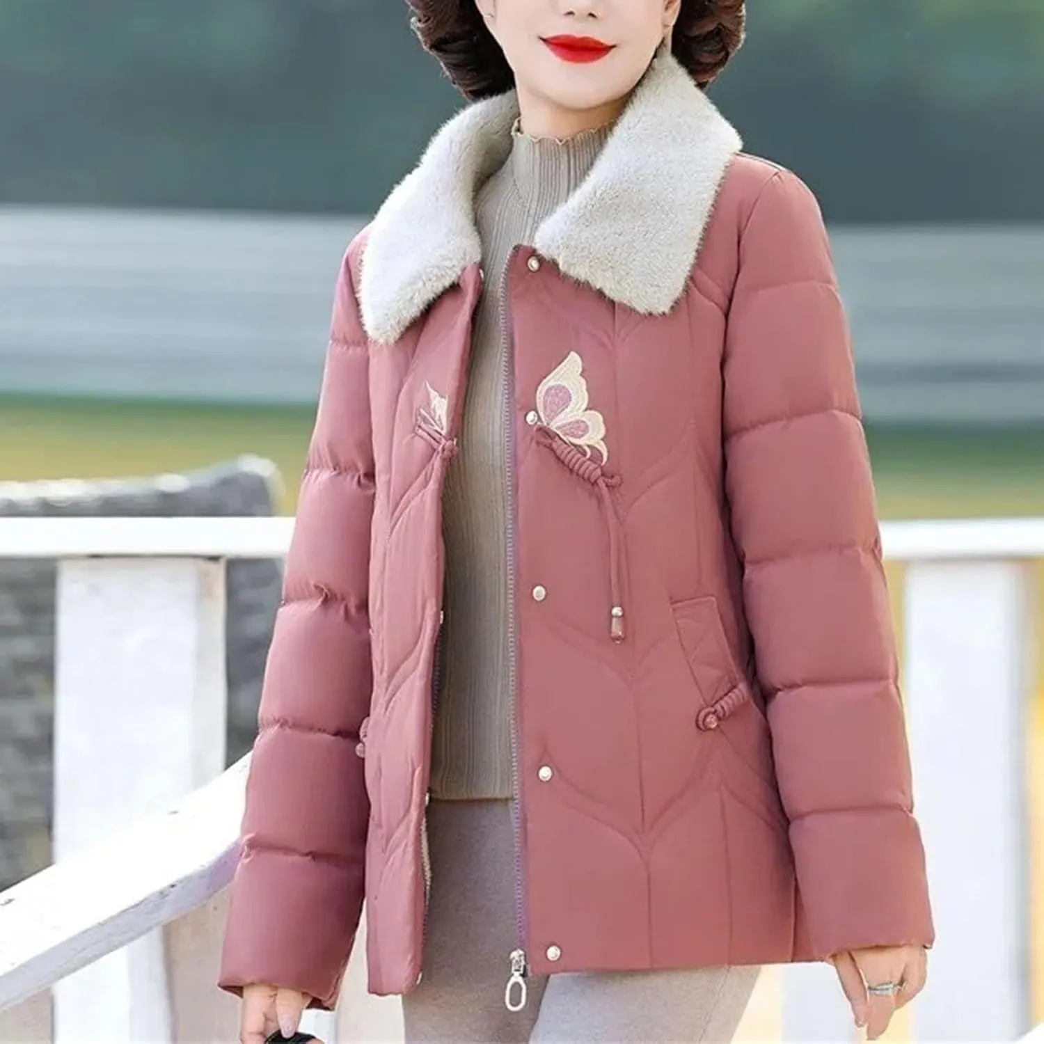 Winter Jackets Women Embroidery Thicken Short Padded Coat Women Parka Outwear Warm Down Cotton Jacket Female Outwear